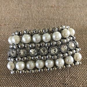 Rhinestone & Pearl stretch bracelet